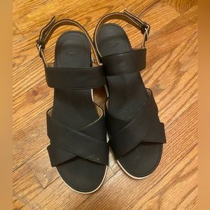 Dr. Scholls Women's Black Strap Scenario Sandals With White Platform Heel